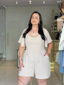 MACAQUINHO FEMININO ELEGANTE COM MANGA SOLTA E BOLSOS LATERAIS – BEGE