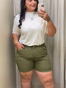 SHORT VERDE MILITAR PLUS SIZE –